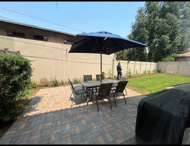 3 BEDROOM TOWNHOUSE FOR SALE IN MANTEVREDE